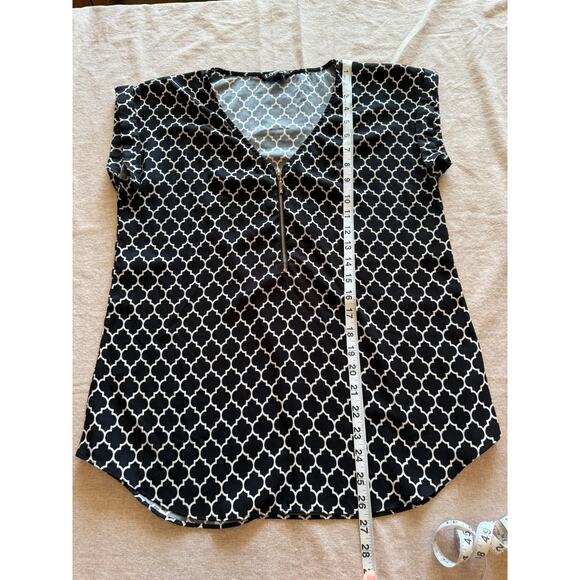 Express Blouse Black White Women's M - Picture 5 of 6